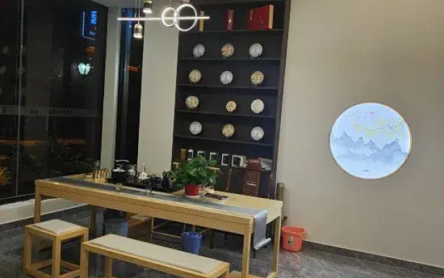 Wood House Fashion Hotel