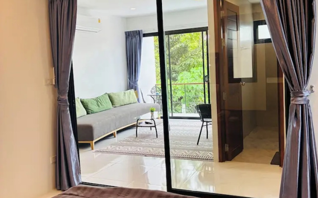 Hillside Haven-Luxury Room