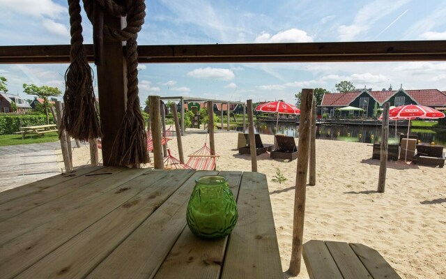 Holiday home built in Zaanse style, 15 km. from Alkmaar