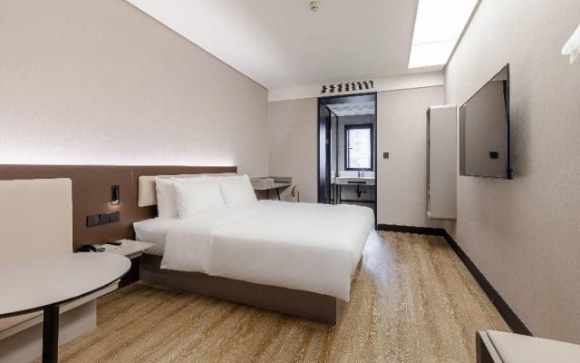 Отель Hanting Hotel Beijing Wangfujing Street Branch