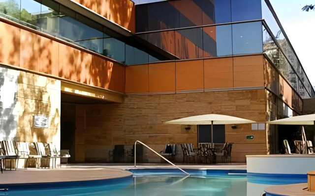 Boulevard Suites Hotel