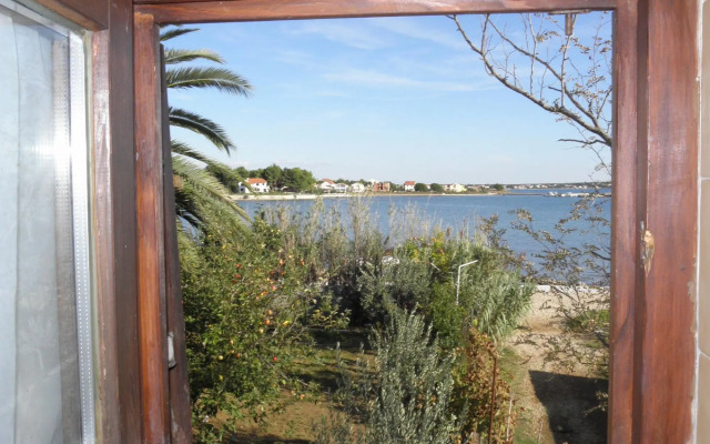 Teo - 8m from the sea & parking - A2 bijeli(4)