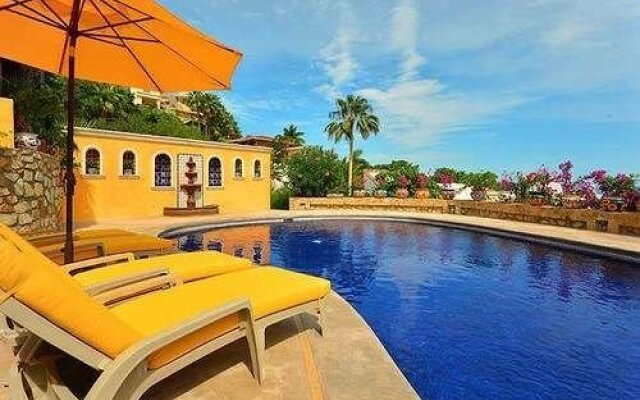 Walk to Cabo Marina & Downtown, Villa Mira Flores