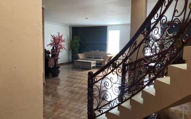 Arta Garden Guest House & Hostel