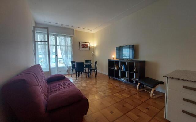 BH - CAPITOL - Central 2 Bedrooms 5 Peoples