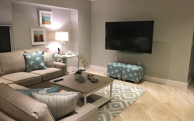 Jamaica Royale - 804 - 2 Br Condo