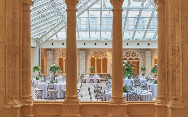 NH Collection Palacio de Burgos