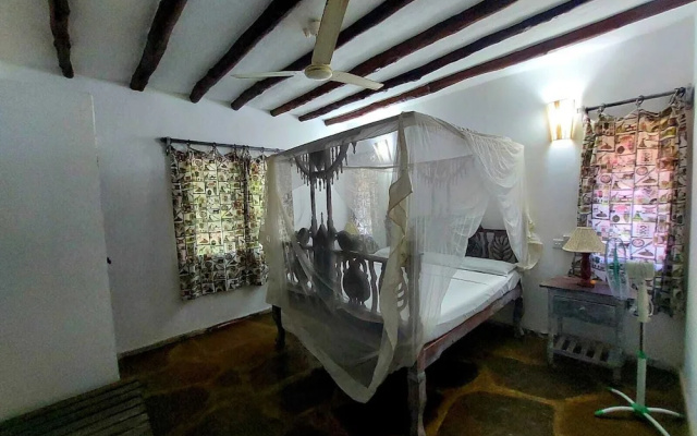 Marine Holiday House- Bed & Breakfast