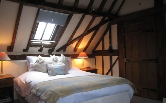 Falcon Inn