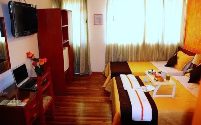 Hotel Quinta Paredes Inn