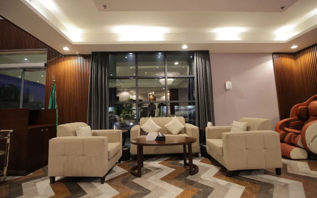 Laten Suites Al Salim Plaza