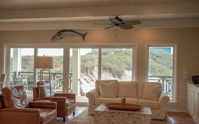 Salt and Horns - 4 Br Home