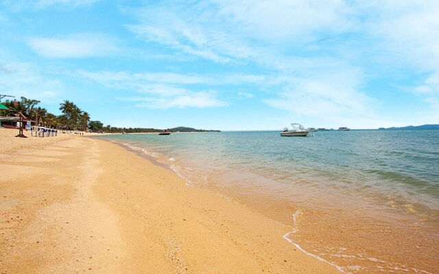 Interstellar Beachfront Villa B