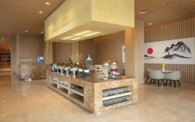 Louis Kienne Cikarang Hotel & Service Apartment