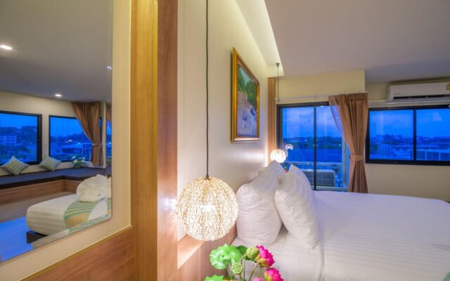 Pura Nakhon Hotel (SHA Extra Plus)