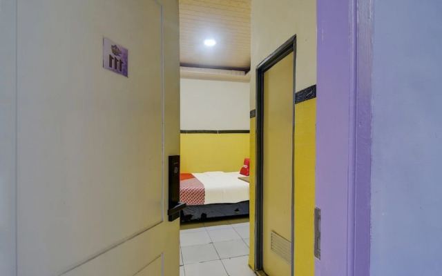 OYO 92040 Superstar Kost Dan Homestay