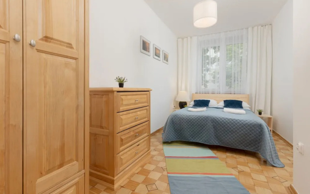 Bałuckiego Apartment Warsaw by Renters