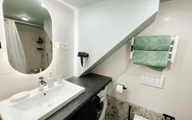 Двухуровневая квартира в стиле Лофт на Нагорной