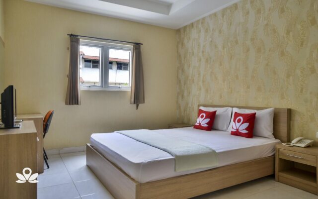 ZEN Rooms Mangga Besar 8