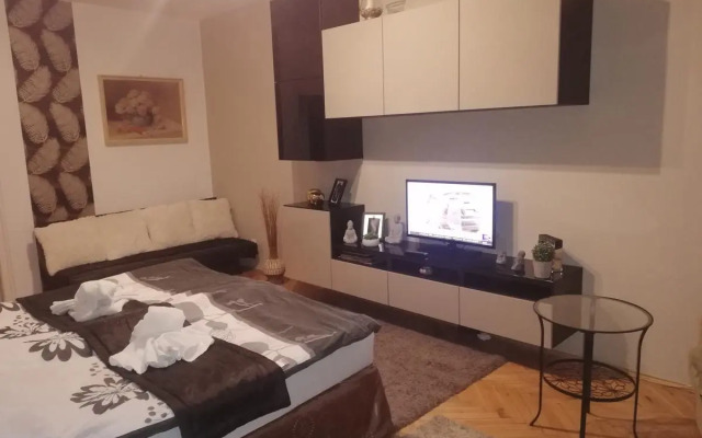 Heni Apartman