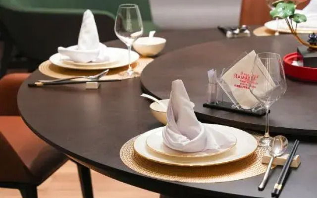 Pinghu Dingren Ramada Hotel
