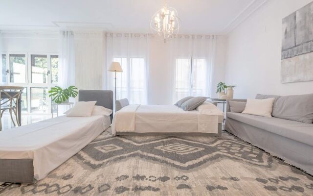 Luxury City Apartment