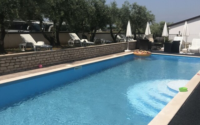 Homely Apartment in Poreč With Swimming Pool