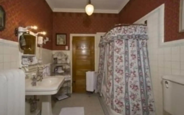 Port City Victorian Inn