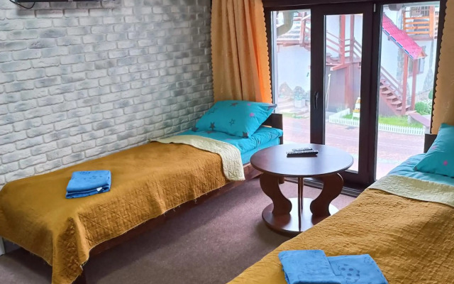 Садиба Янчар з Басейном