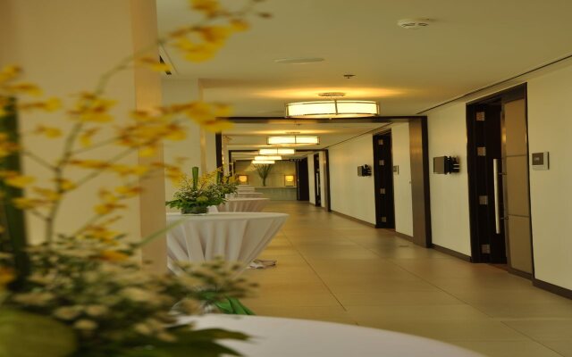 Quest Hotel & Conference Center