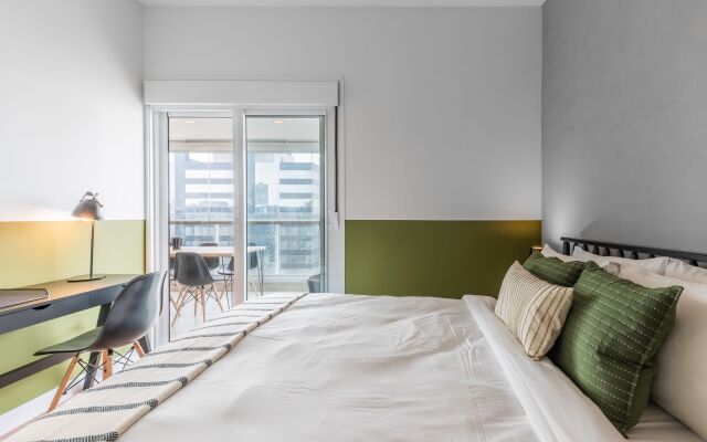 Apartamento completo com varanda | Vila Olímpia