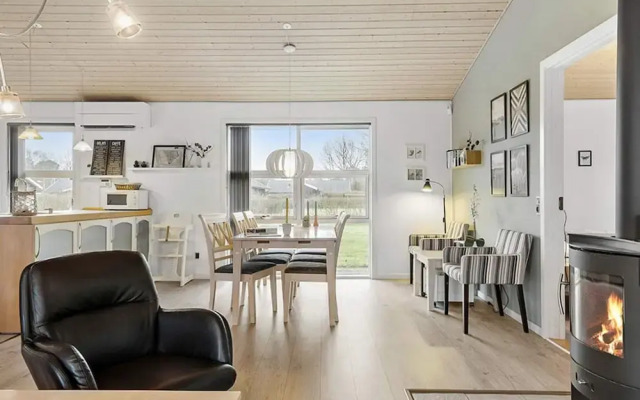 4 Star Holiday Home in Hals