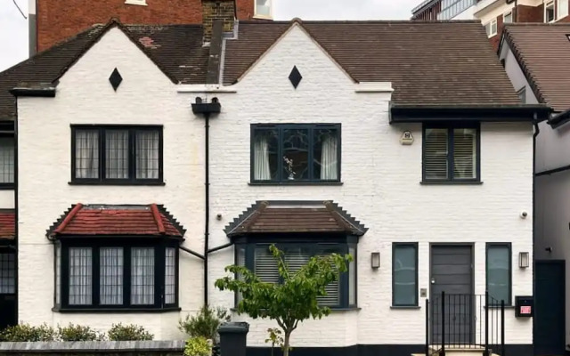 The Regent s Park Scenery - Spacious 3bdr House w Garden and Study Room