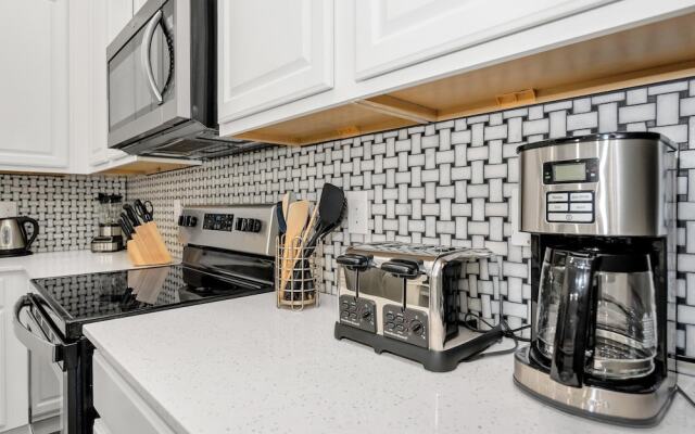 Stunning Bright Family Home Sleeps 25 Bl102