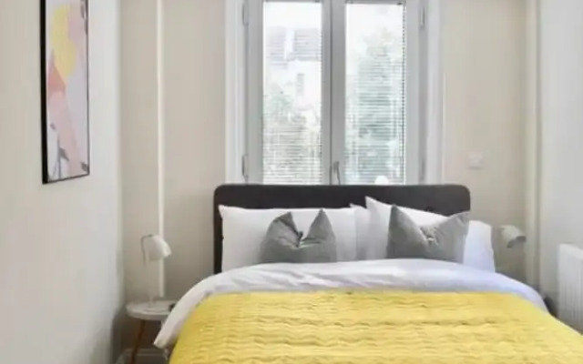 Spacious 4 Bedroom Flat in Central Brighton