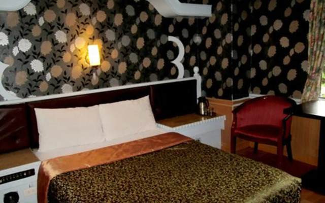 One Plus One Hotel