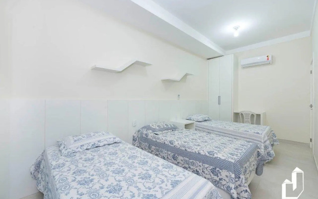 Casa com 05 dormitórios
