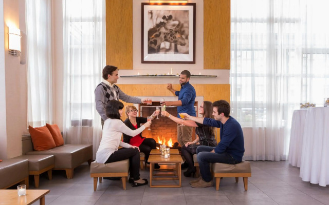 Hotel Giraffe by Library Hotel Collection