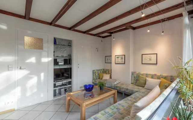 Stunning Bungalow Near Beach