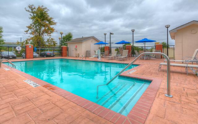 Holiday Inn Express Hotel & Suites Memphis Southwind by IHG