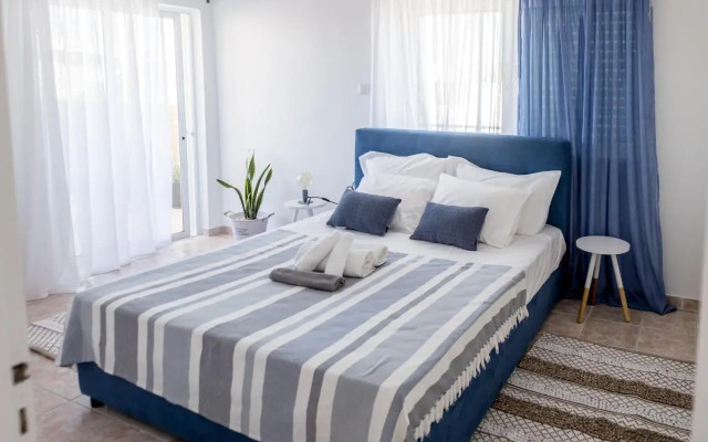 Nisos Apartment