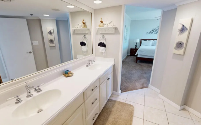 East Pass Towers 305 2 Bedroom Condo by RedAwning