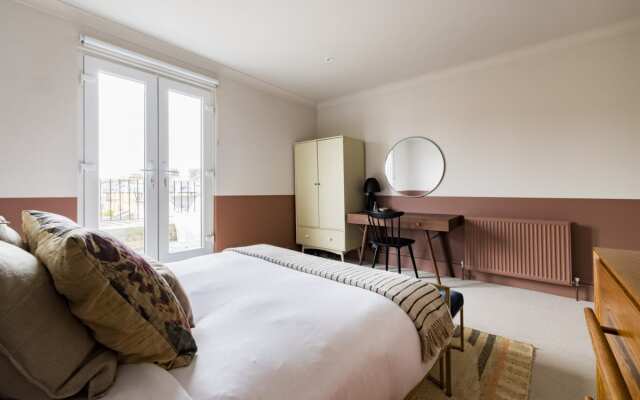 The Clapham Chambers - Stunning & Bright 3BDR Flat with Terrace