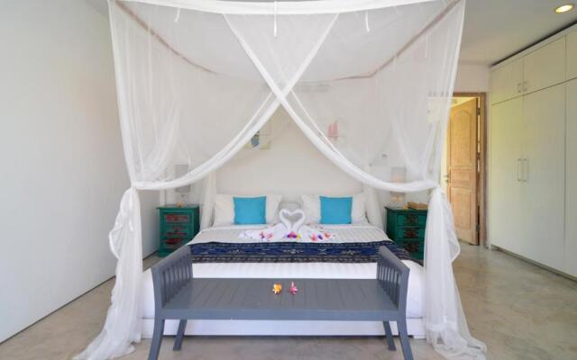 "stunning 4 Bedrooms Private Pool Villa in Canggu"