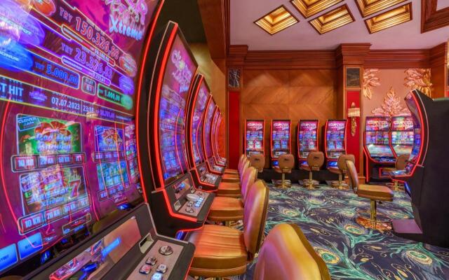 Les Ambassadeurs Marina Hotel & Casino