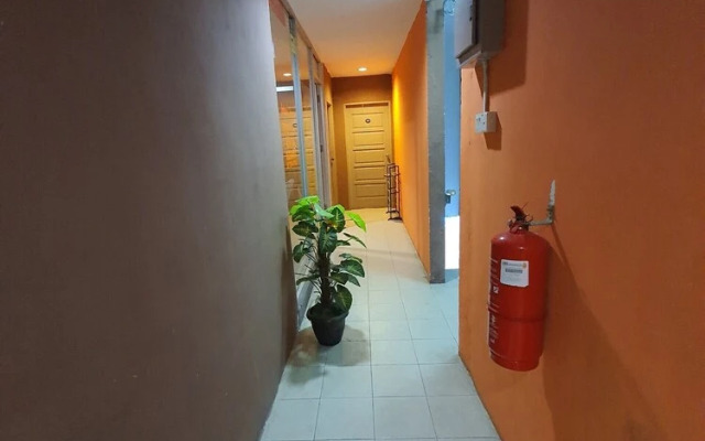 OYO 90109 Fire Fly East Hotel