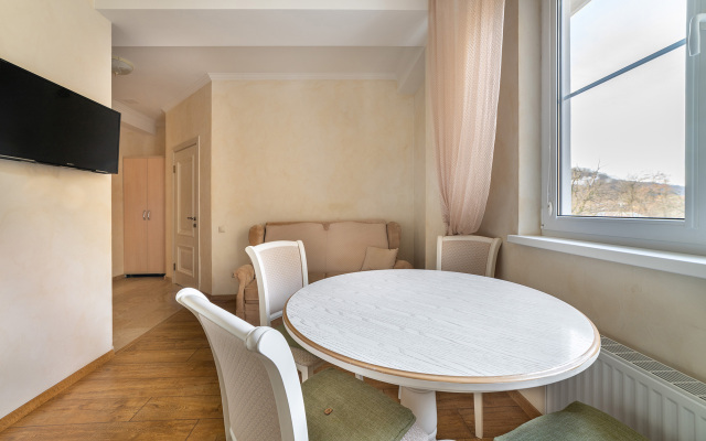 ЖК на Березовой 50 Deluxe Apartment