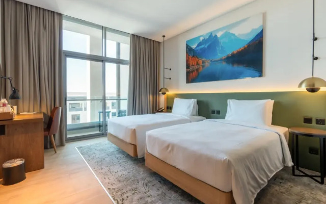 West Walk Retaj Hotel