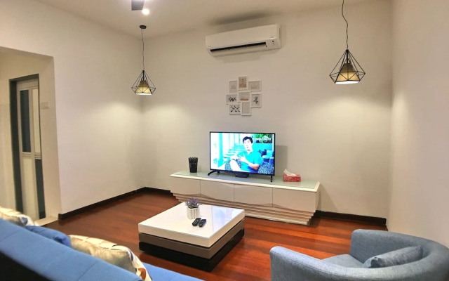 iBook8 Superior 1 Bedroom Gurney Suites  by iBook Homestay