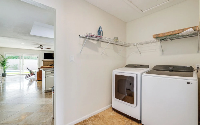 Pool & Putting Green: Central Scottsdale Home!